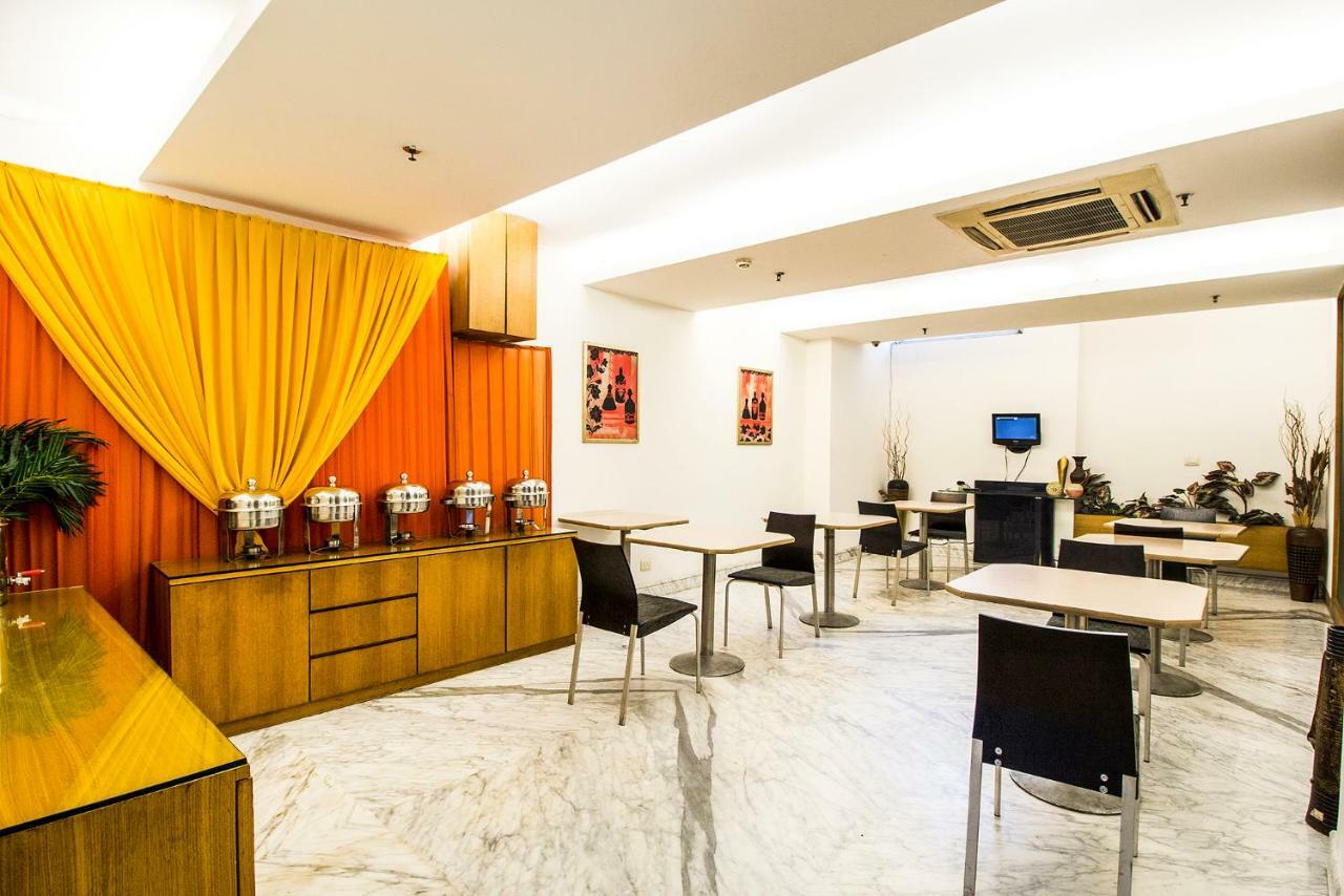 Fabhotel Raj Darbar Gurgaon Eksteriør bilde